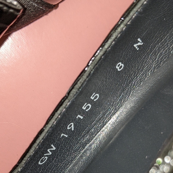 Like 🆕 Stuart Weitzman pump with bow buckle - Picture 14 of 14